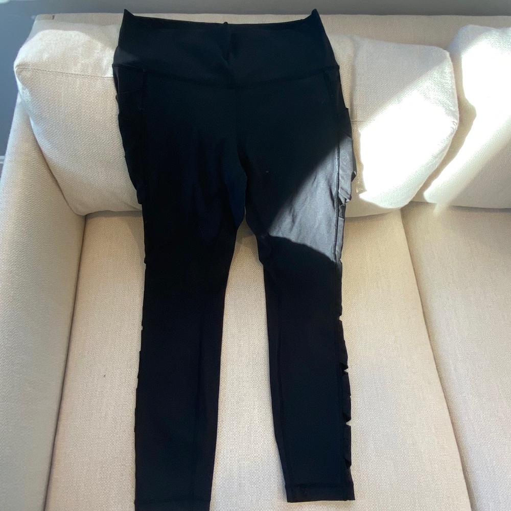 Black lululemon leggings